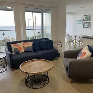 Apartment Seaview West Coast - Exceptional - 2 Bedrooms Sleeps 5 -stunning Sea Views - 500 Metres To, Bournemouth